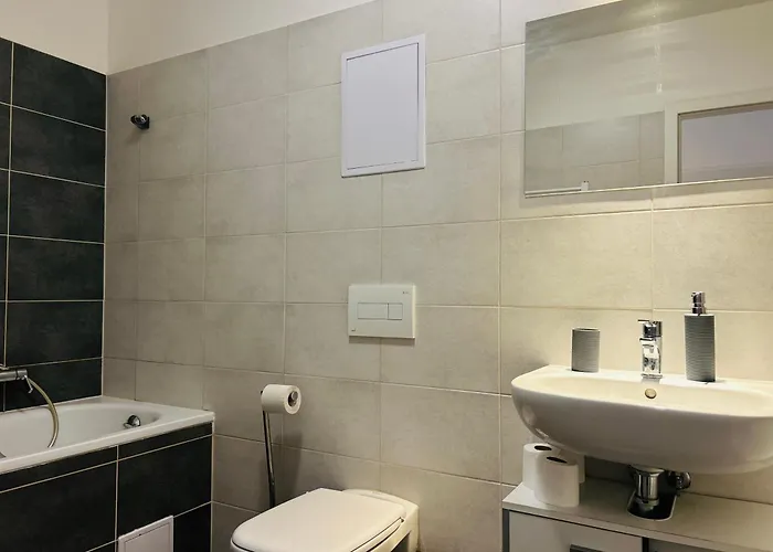 Happy Blue Downtown Center *